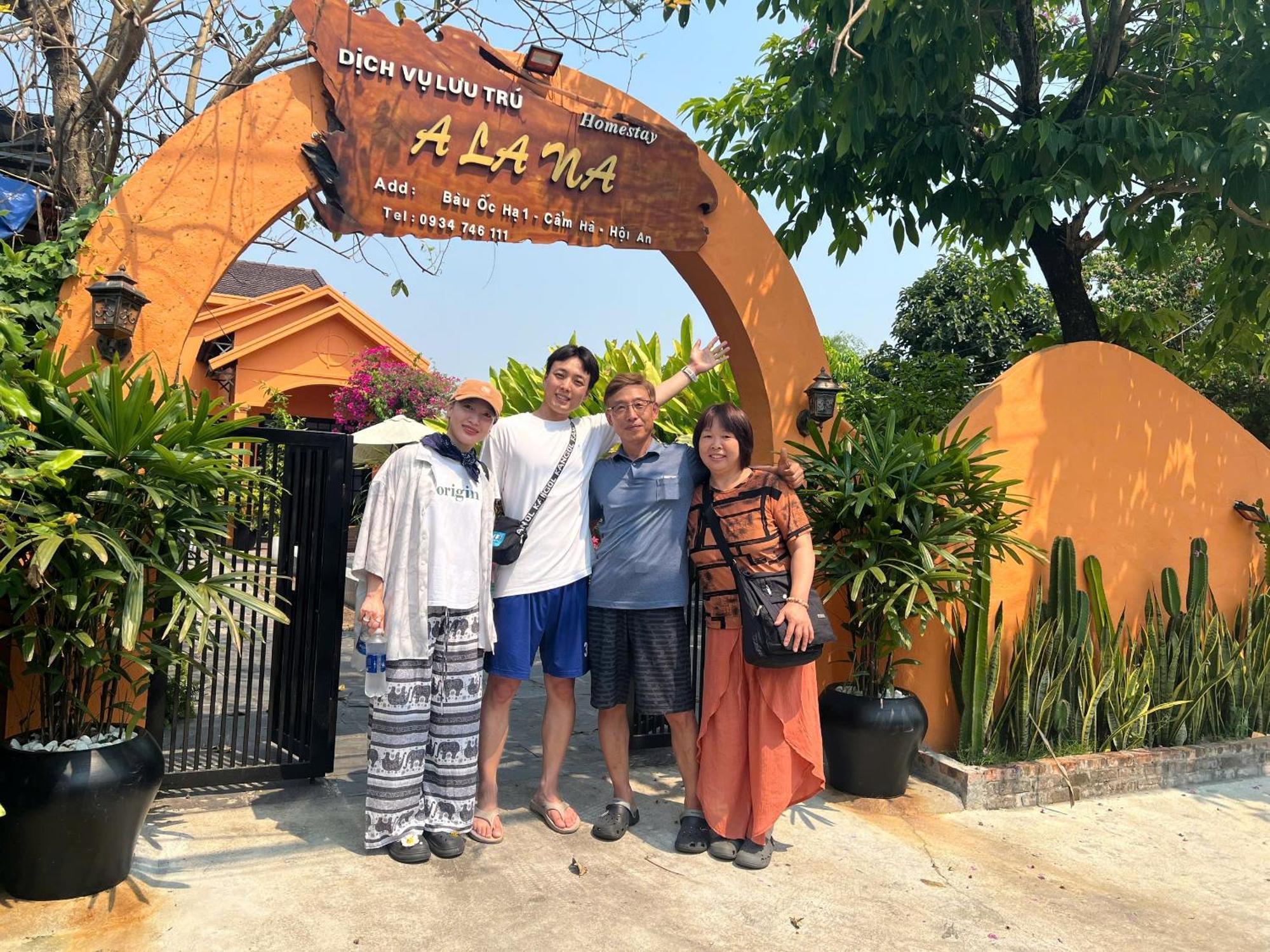 Alana Homestay Хойан Экстерьер фото